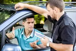 مجازات رانندگی برای افراد زیر ۱۸ سال چیست؟