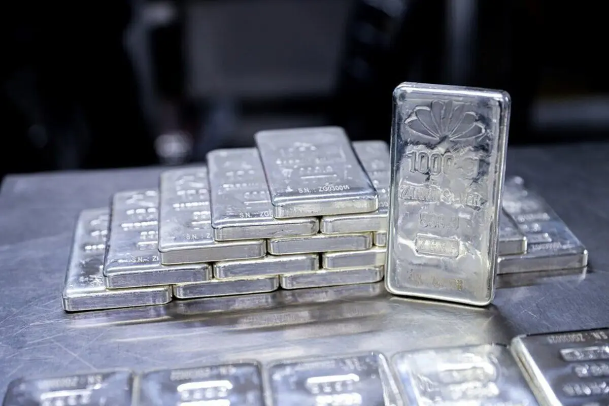 چرا قیمت نقره به بالاترین حد خود رسیده است؟
