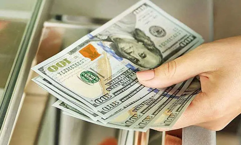 نرخ ارز در بازارهای مختلف 1 خرداد/ دلار کاهشی و یورو گران شد