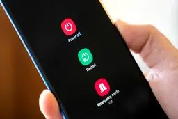 ۵ روش برای ریستارت گوشی اندروید