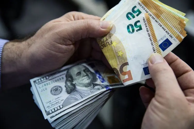 اعلام نرخ رسمی ارز امروز یکشنبه 23 فروردین ماه + جدول