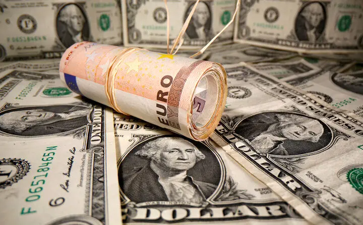 نرخ ارز در بازارهای مختلف 9 شهریور / دلار و یورو کاهشی شد