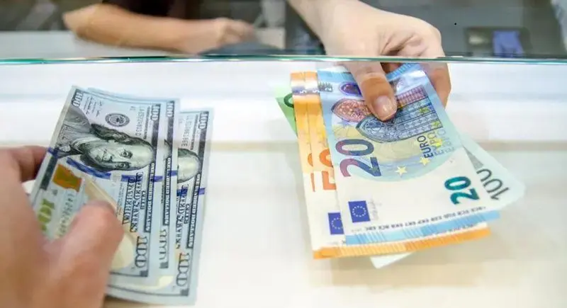 نرخ ارز در بازارهای مختلف 9 مهرماه/ ادامه گرانی دلار و یورو