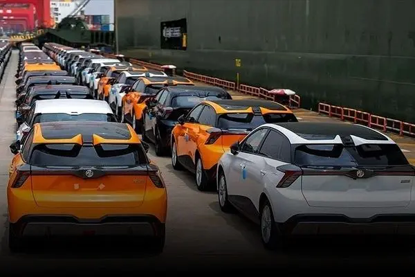 تمدید واردات خودرو توسط ایرانیان خارج از کشور/  برندهای مجاز اعلام شد