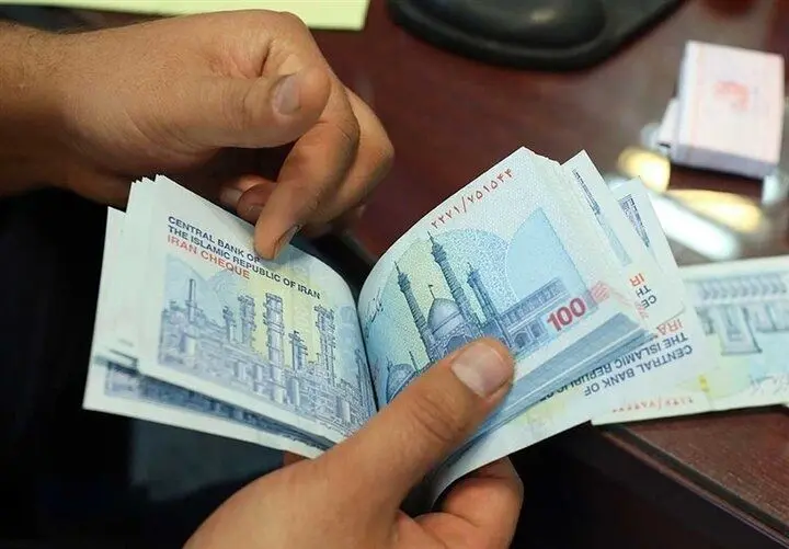 حداقل حقوق کارمند، کارگر و بازنشسته‌ در فروردین ۱۴۰۵ چقدر است ؟