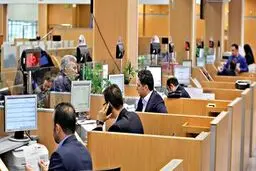 بازگشت کارکنان دستگاه‌های اجرایی به فعالیت عادی از فردا/ امکان دورکاری با ابلاغ استانداران است
