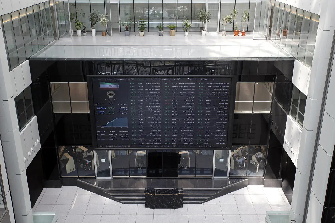 عبور بورس از بالاترین قله /  روند صعودی  بورس ادامه دارد؟