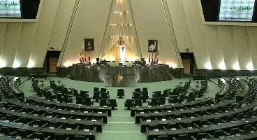 برخورد دولت با سهام عدالت از نوع فرزندخواندگی است/ انتقاد از مشخص نبودن مبلغ و زمان توزیع سود سهام عدالت