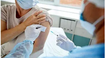 احتمال ابتلا به کرونا پس از واکسیناسیون کرونا چقدر است؟