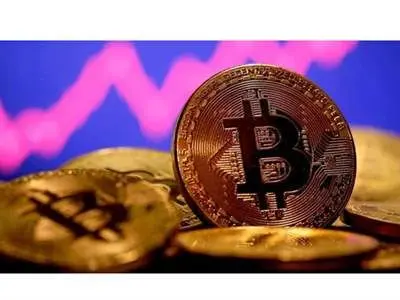 عبور بیت‌کوین از ۳۸ هزار دلار / صعود شگفت‌انگیز ارز دیجیتال محبوب در راه است؟