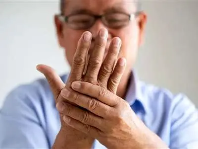 اولین نشانه بیماری پارکینسون چیست؟