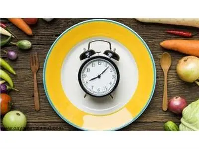 بلایی که حذف وعده‌های غذایی سرتان می آورد