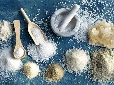 به جای نمک از این ۲ ماده استفاده کنید