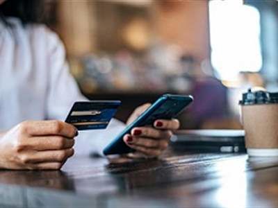 بررسی تاثیر تکنولوژی بر فرایندهای بانکداری نوین