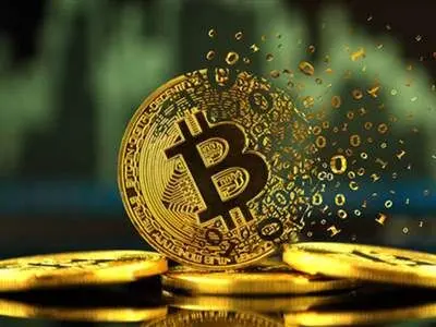حواستان به احتمال سقوط بیت کوین باشد