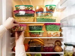 غذاها را تا چند روز میتوان در یخچال نگه داشت؟ /اگر بدانید غذای مانده چه بلایی سر بدن میآورد دیگر هیچ غذایی را در یخچال نگه نمیدارید