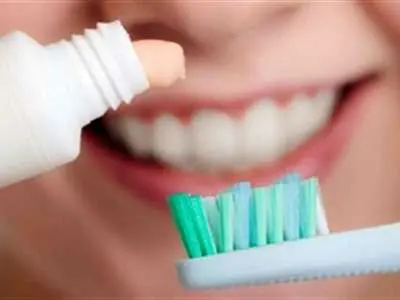 ۸ راهکار ساده برای داشتن دندان هایی سالم تر و زیباتر