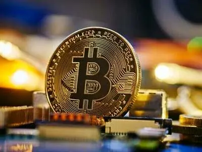 قیمت بیت کوین و ارز‌های دیجیتال امروز دوشنبه ۷ خرداد ۱۴۰۳ + جدول