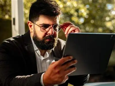 بیوگرافی فرزاد وجیهی