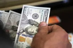الان دلار بخریم یا صبر کنیم؟ آخرین پیش‌بینی قیمت دلار 