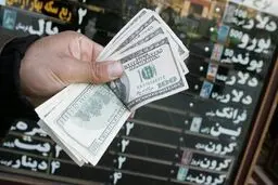 چه زمانی خرید دلار منطقی‌ و فروش آن تصمیم بهتری است؟ 