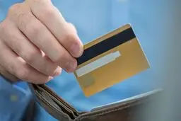 این اطلاعات در کارت بانکی را نباید در اختیار دیگران بگذارید