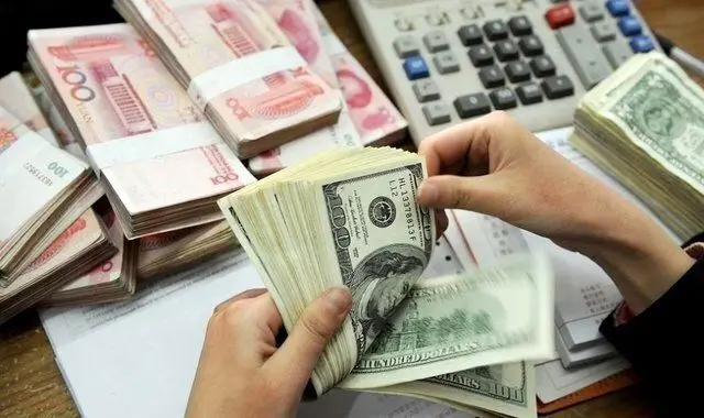 نرخ ارز در بازارهای مختلف 8 خرداد/ دلار گران و یورو ارزان شد