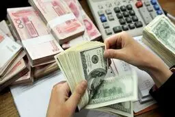 توقف خرید ارز از صادرکنندگان؛ قیمت دلار چه تغییری می‌کند؟ 