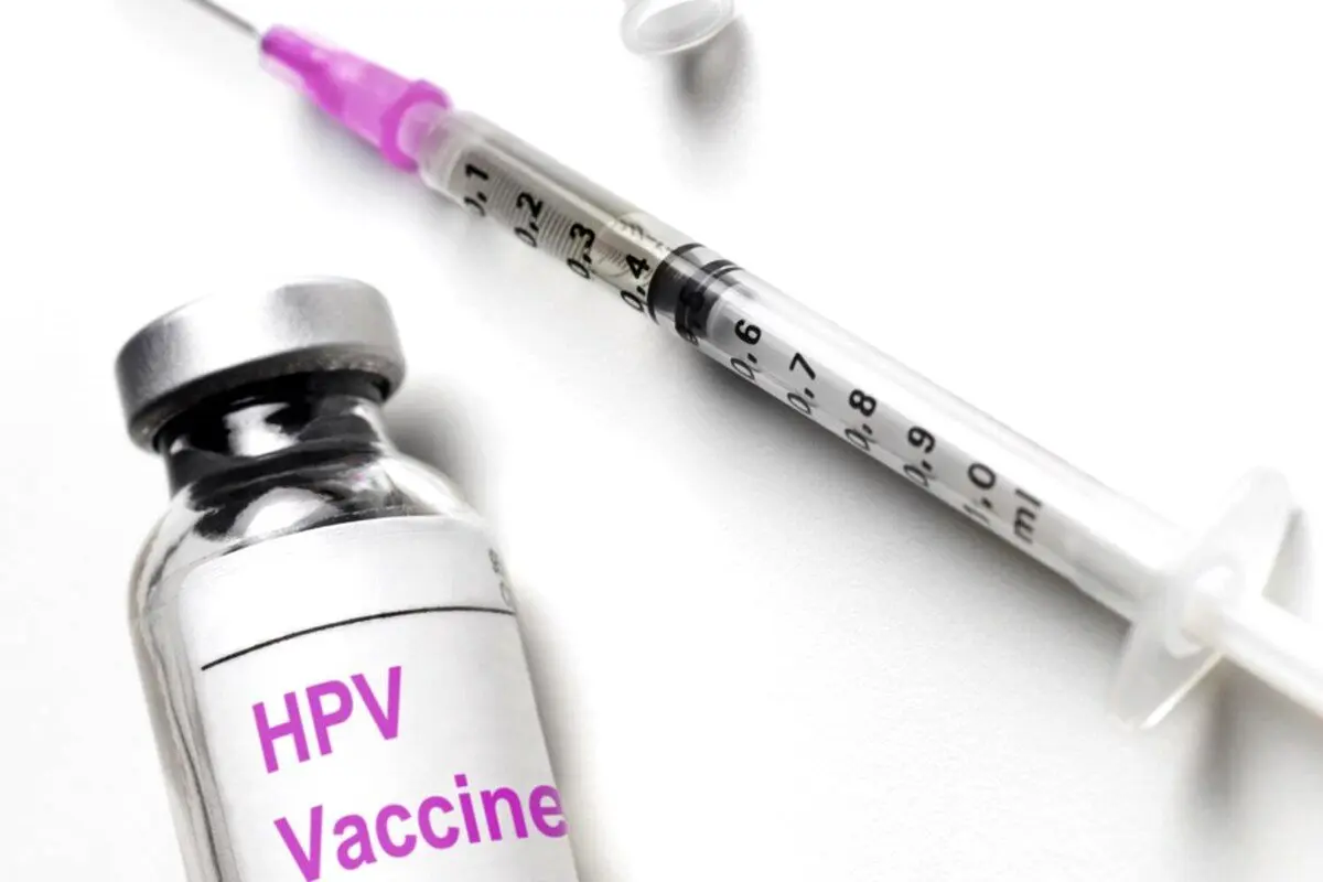 چه کسانی باید واکسن HPV بزنند؟ + راه های انتقال