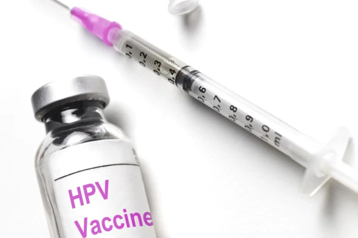 چه کسانی باید واکسن HPV بزنند؟ + راه های انتقال