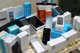 شرایط جدید واردات موبایل به ایران اعلام شد /طبقه‌بندی تلفن‌های همراه لوکس