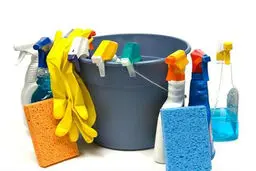 هنگام صدمه با مواد شیمیایی پاک‌کننده چه کنیم؟