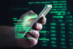 ۲ کار فوری و حیاتی هنگام هک شدن موبایل/ گوشی را ریست‌فکتوری نکنید!