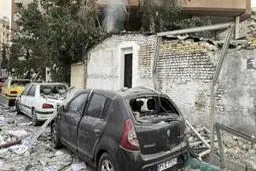 مردم خسارت دیده جنگ برای جبران به اینجا مراجعه کنند