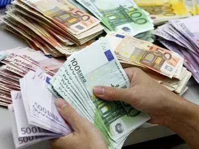 شرایط خرید و فروش ارز تغییر کرد /  نرخ دلار چگونه تعیین می‌شود؟
