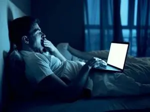 ۱۱ عادت غلط که به سلامت شما آسیب میزنند