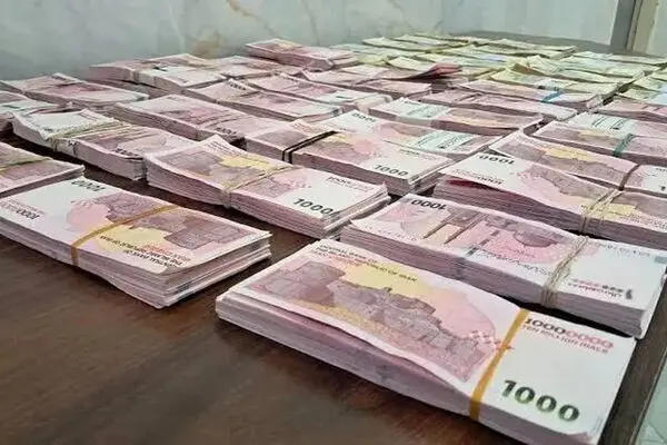 پشت پرده ی یک اتفاق عجیب/ چرا عراق و پاکستان اسکناس ایرانی ذخیره می‌کنند؟