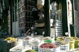 چه کالاها و خدماتی از مالیات بر ارزش افزوده معافند؟