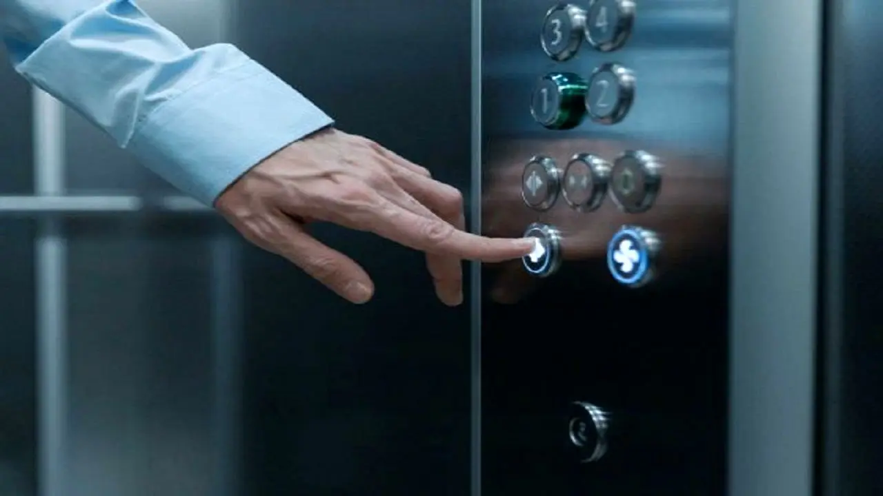 چگونه در شرایط بحرانی از آسانسور خارج شویم؟