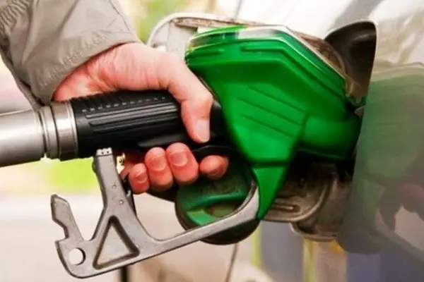 سهمیه کارت سوخت تغییر کرد / بنزین در سال جدید گران می‌شود؟