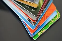 مردم با کارت کدام بانک بیشتر خرید می‌کنند؟ پاسخ شاپرک