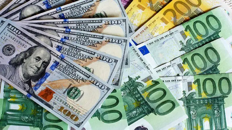 نرخ ارز در بازارهای مختلف 17 اردیبهشت/ دلار و یورو گران شد