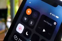تاثیر واقعی شارژ گوشی در حالت پرواز