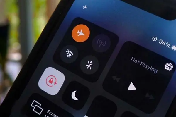 تاثیر واقعی شارژ گوشی در حالت پرواز