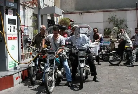 خبر مهم به تمام موتورسواران / تکلیف ذخیره بنزین و کارت سوخت مشخص شد