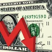 سقوط دلار به قعر تاریخی 