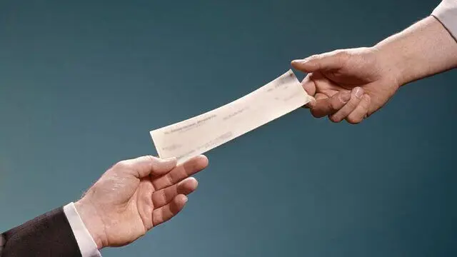 عبارت روی چک‌ها با قانون تطابق ندارد/تفاوت عبارت قانونی با دستورالعمل بانک مرکزی