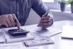 ۱۰ دلیل بی‌پول شدن در پایان ماه؛ چرا قبل از حقوق بعدی حسابمان خالی می‌شود؟
