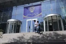 بازار سهام،‌تدریجی بازگشایی شود