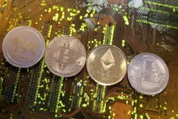 قیمت بیت‌کوین و ارز‌های دیجیتال امروز چهارشنبه ۲۰ خرداد ۱۴۰۵/ کاهش قیمت بیت‌کوین 